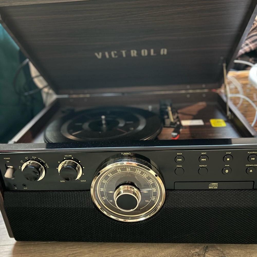 Victrola Reccord Player